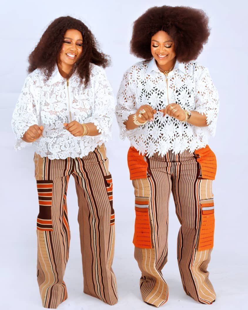 Lace Top & Stripe Wide-Leg Trousers — photo 2